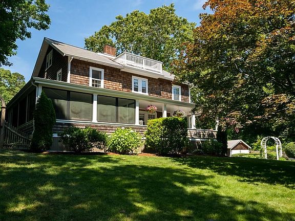2nd image of 220 Manomet Ave