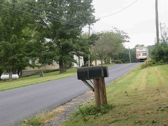 2nd image of 12029 Mountain Valley Rd