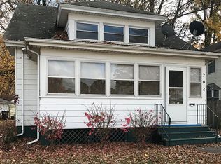 204 E Elm St, Gillespie, IL 62033