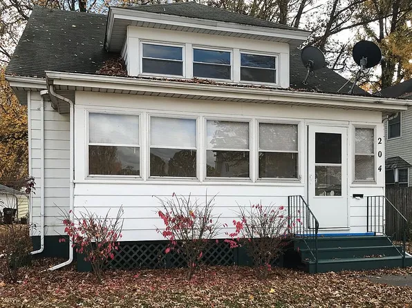 204 E Elm St, Gillespie, IL 62033