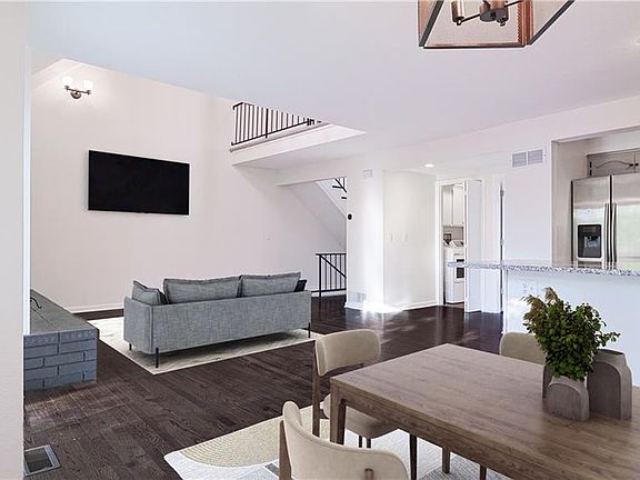 5th image of 413 Woodbridge Ln