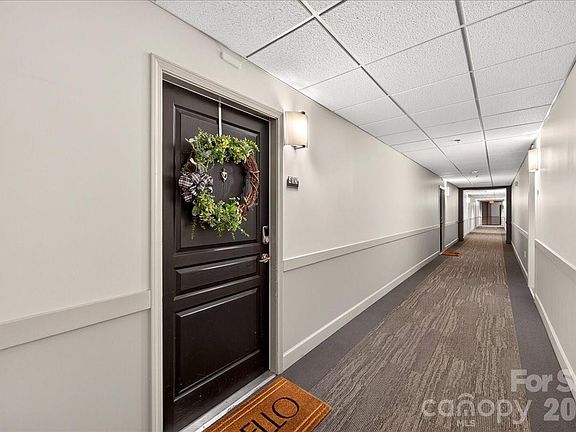 4th image of 1315 East Blvd Unit 433