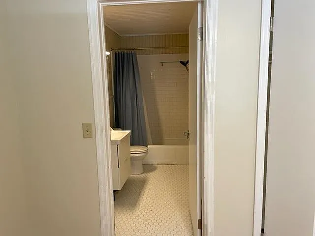 414 1/2 W Main St — Photo 8