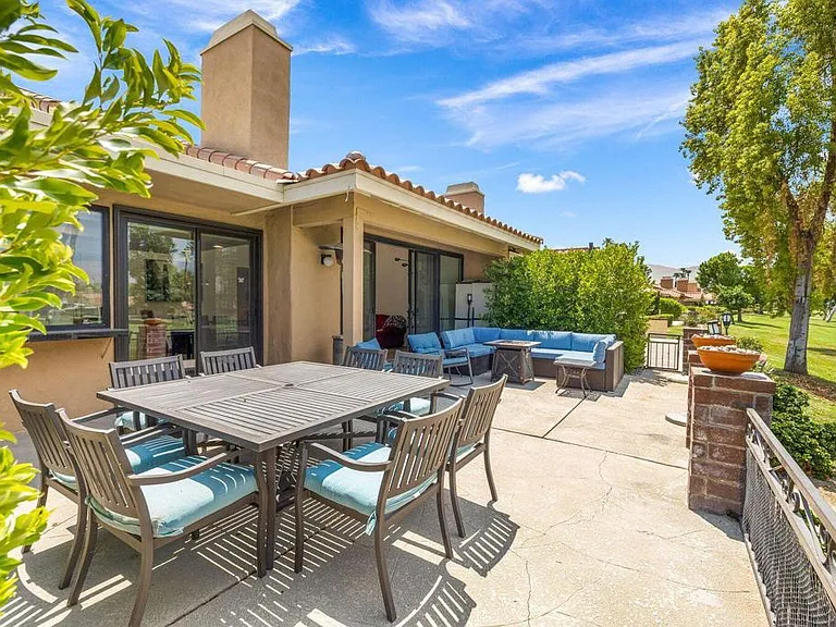 235 Santa Barbara Cir — Photo 10