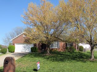 416 Keene Way Dr, Nicholasville, KY 40356