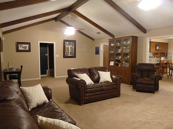 5th image of 101 Reenie Dr