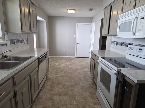 4th image of 4810 Duck Creek Dr