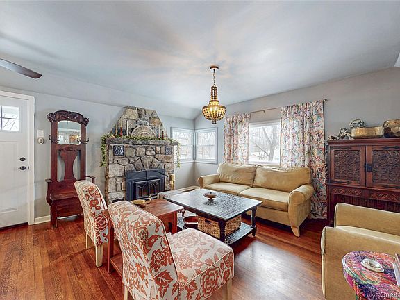 5th image of 7 Overhill Road