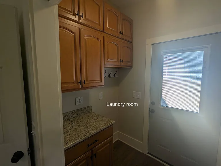 209 S Greenwood St — Photo 22