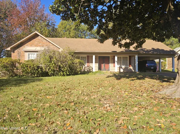 8041 Farmington Dr W, Southaven, MS 38671