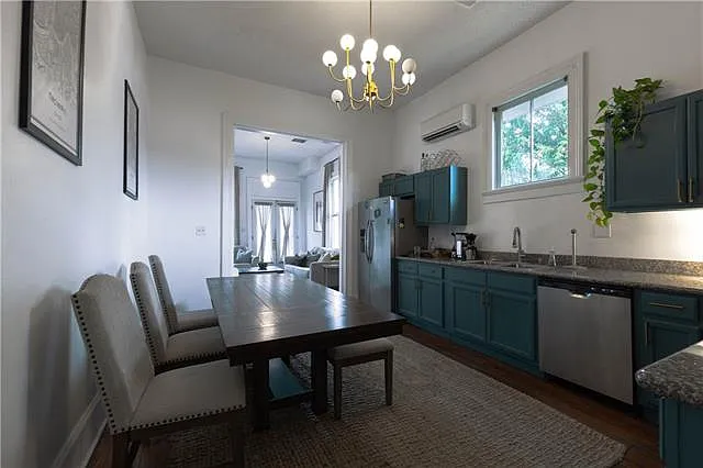 2 bed, 2.0 bath, 1200 sqft, $1,950 — Photo 4