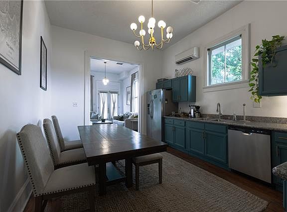 4th image of 5014 Willow St