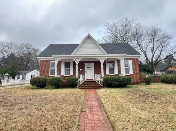 733 S College St, Grenada, MS 38901