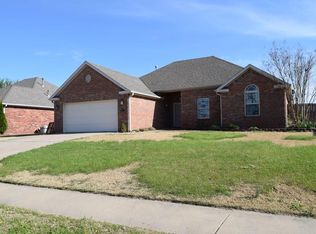 352 Brandons Loop, Springdale, AR 72762