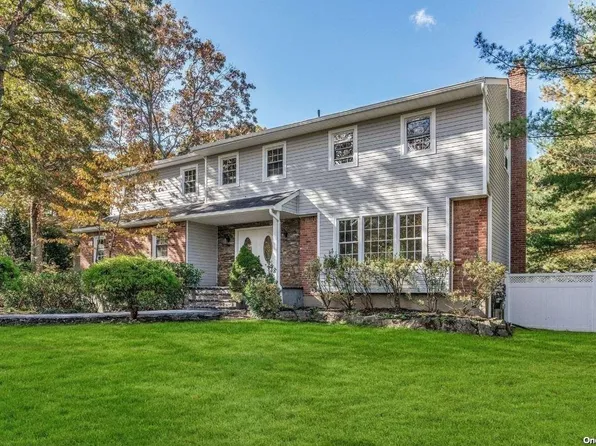 63 Randolph Drive, Dix Hills, NY 11746