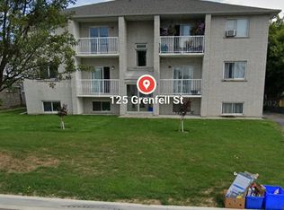 125 Grenfell St #201, Oshawa, ON L1J4W1