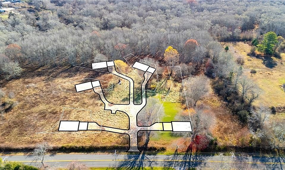 2nd image of 176 Saugatucket Rd