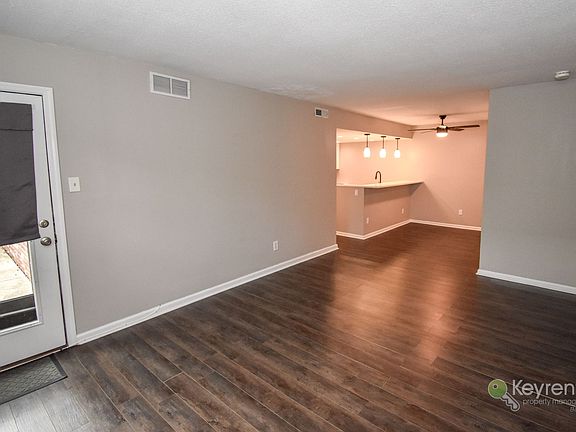 3rd image of 156 Berwick Pl #22G