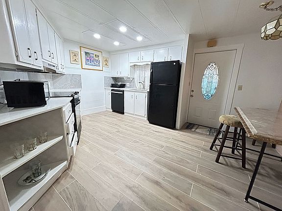 2nd image of 8888 Kings Dr
