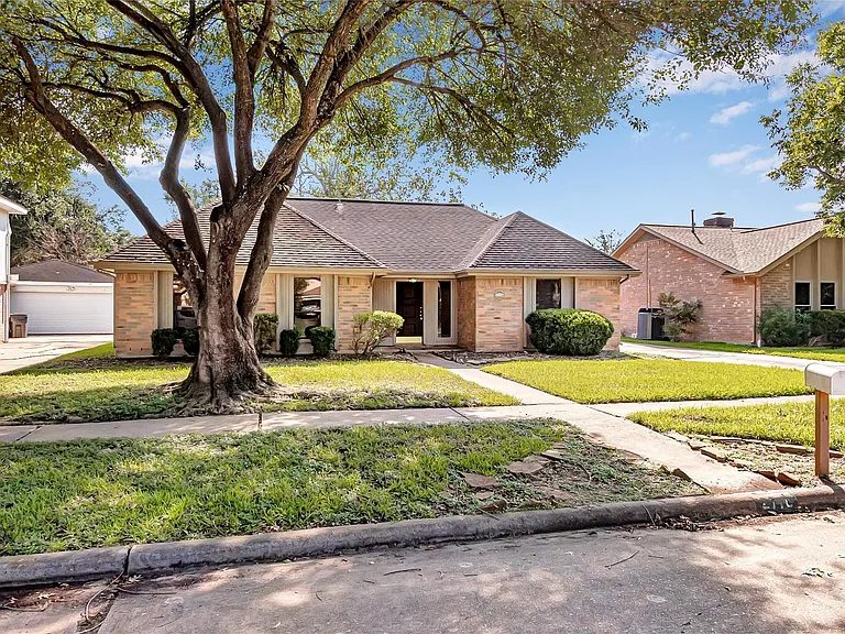 2710 Green Fields Dr — Photo 34
