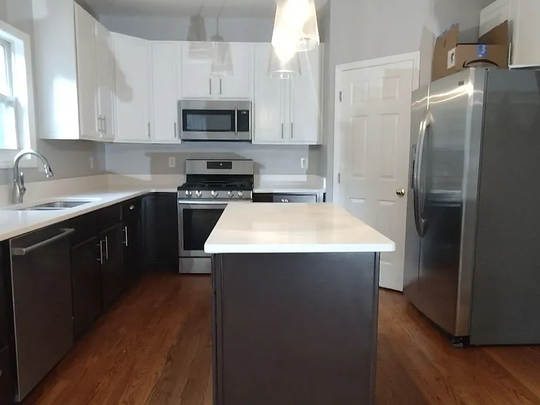 2119 Abby Knoll Dr — Photo 2