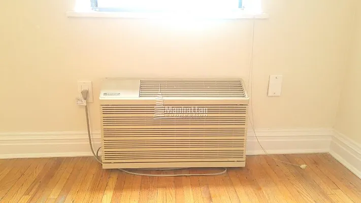 Rented by Manhattan Connection | media 7