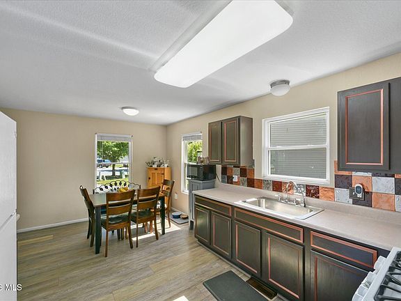 5th image of 9617 Oak Run Ct