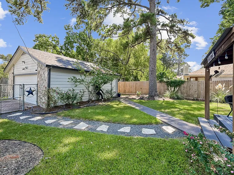446 Fantasy Ln — Photo 29