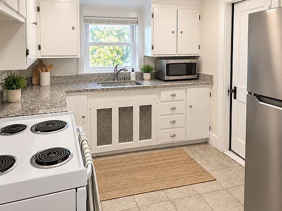 2nd image of 84 College Ave APT C