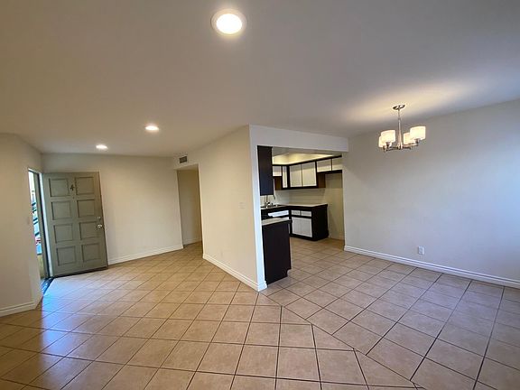 5th image of 214 N Louise St APT 4