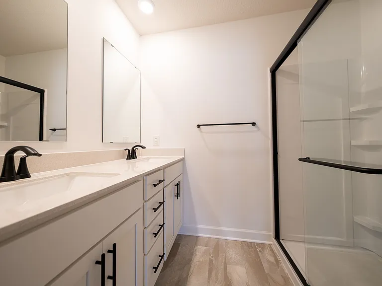 Master Bedroom Bathroom
