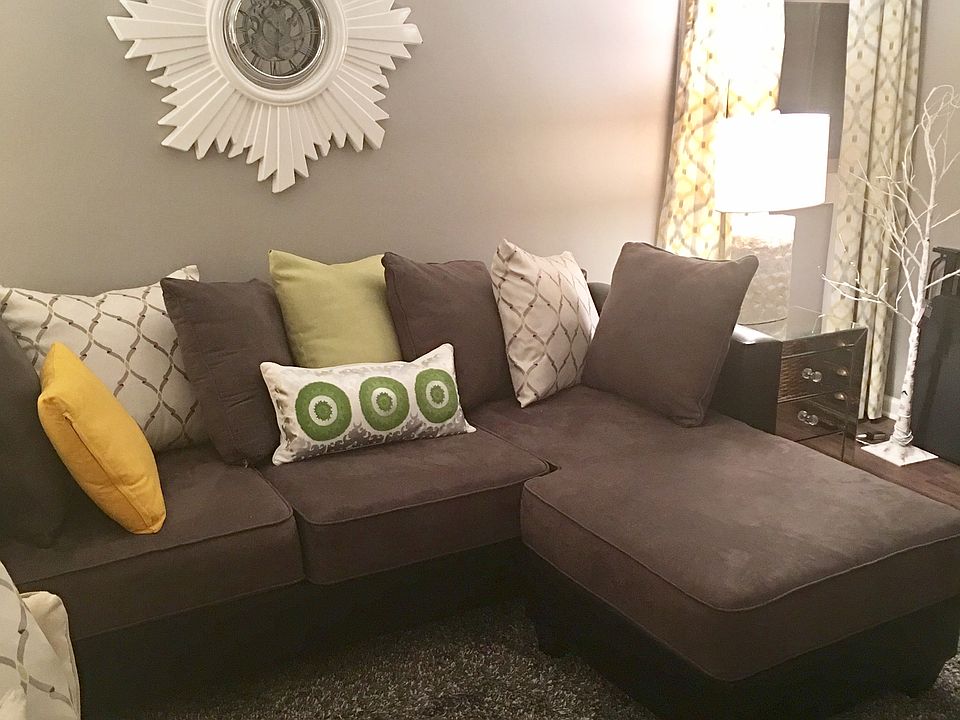 Third Bedroom/Deb