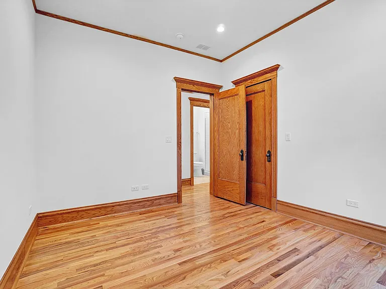 1233 N Hoyne Ave #3 — Photo 5