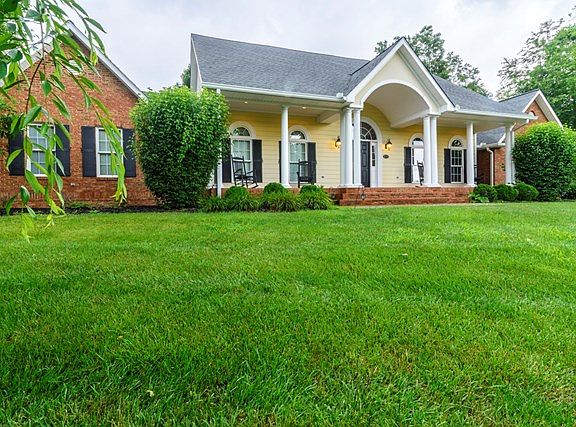 2nd image of 833 Glenview Dr