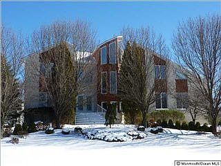 1st image of 220 Peacock Ln