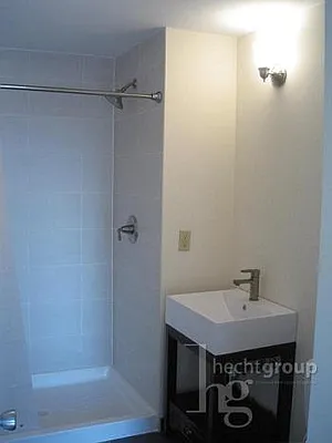 Rented by Paramount Realty Management | media 39