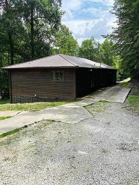 1st image of 110 Glen Ward Ln