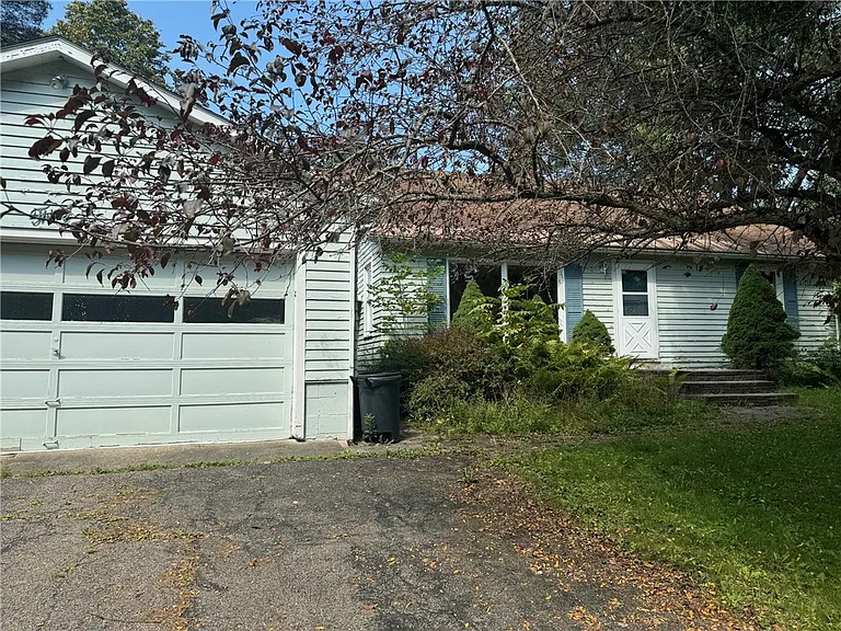 30 High St — Photo 1