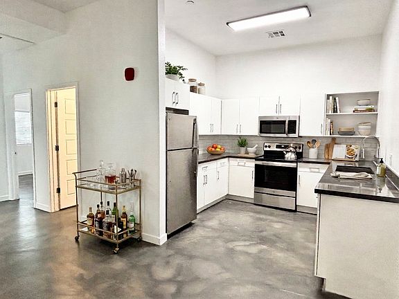 4th image of 3625 N 16th St #102