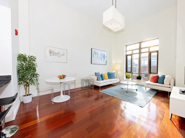 17 Otis St Unit 707, Cambridge, MA 02141