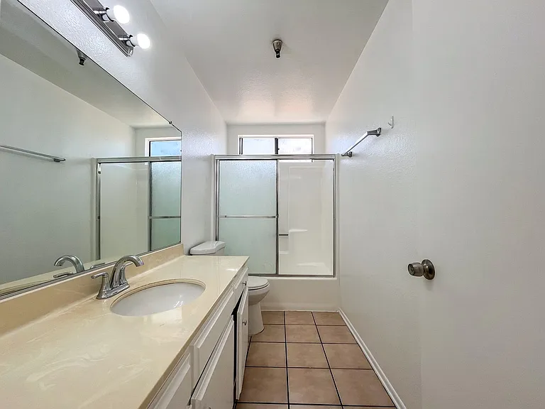 11943 Grevillea Ave — Photo 19