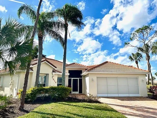 3 bed, 2.0 bath, 1592 sqft, $4,700 — Photo 1