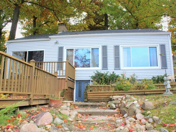 10684 Stoney Point Rd, Delton, MI 49046