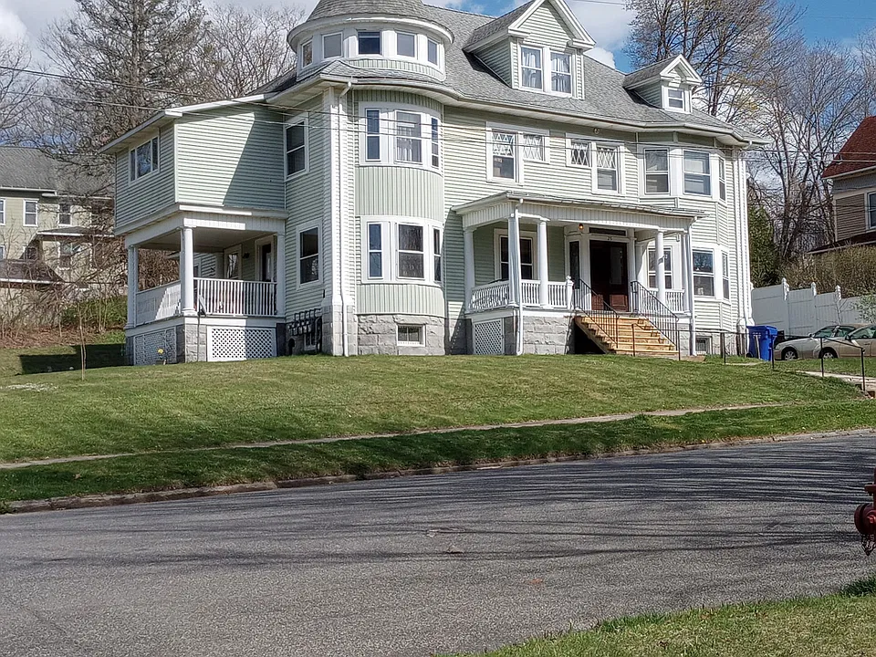 25 Hillside Ave #2