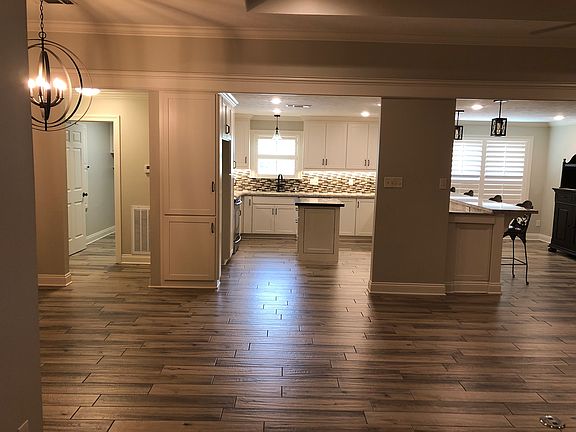 5th image of 132 Clearwater Dr