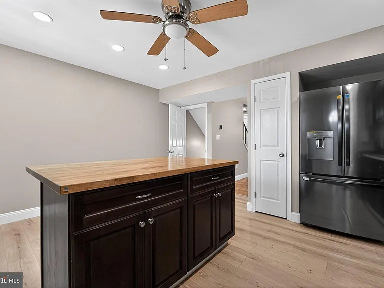 643 S Wickham Rd — Photo 8