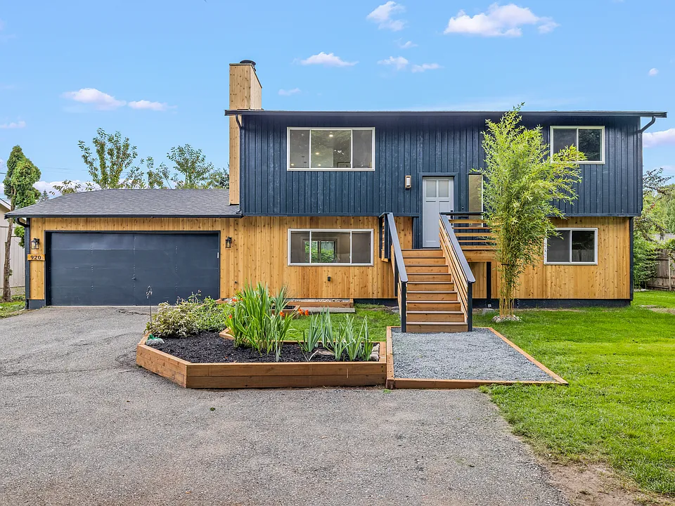 920 207th Pl SE