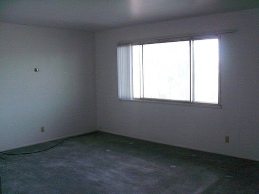 2nd image of 1325 Prater Way APT C