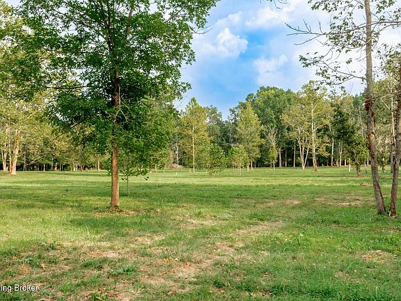 5th image of 3809 Hambletonian Rd