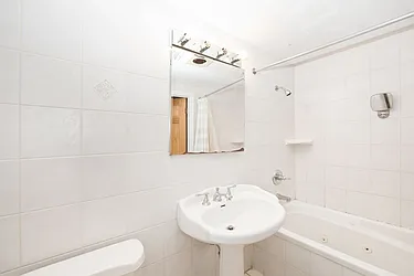 Rented by R New York